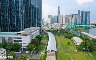 Grand Marina Saigon kết nối trực tiếp với ga Ba Son của tuyến Metro số 1. Vị trí giao thông huyết mạch giúp cư dân di chuyển vô cùng nhanh chóng tới các trung tâm tài chính, thương mại lân cận.